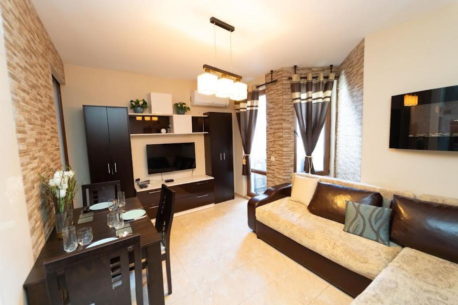 Апартамент За Гости Уют Burgas Exterior foto