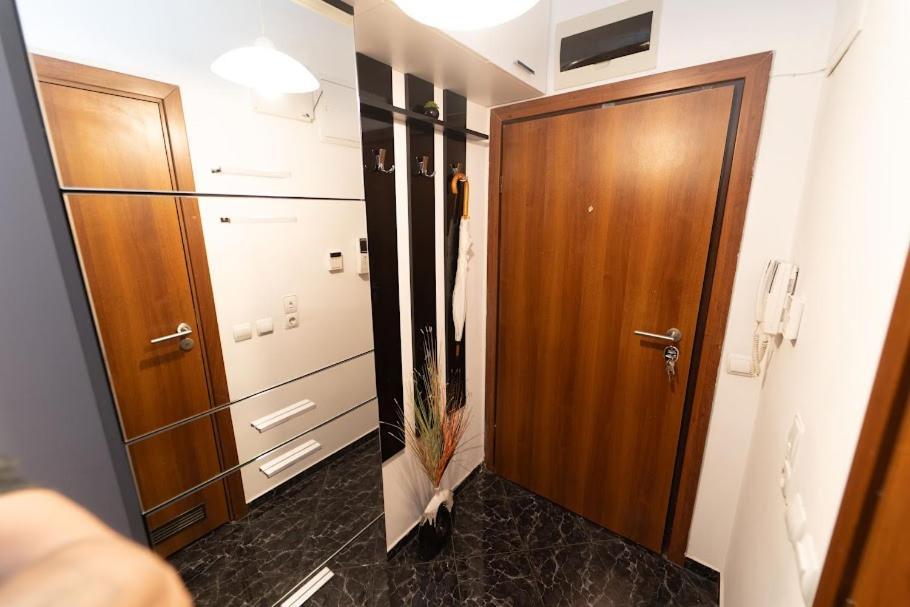 Апартамент За Гости Уют Burgas Exterior foto